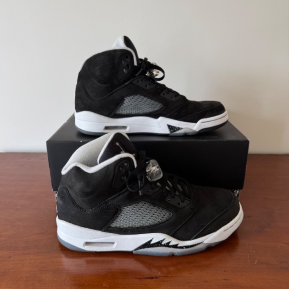 Air Jordan 5 Retro 'Oreo' Moonlight 2021- Size 9.5 - Picture 4 of 10